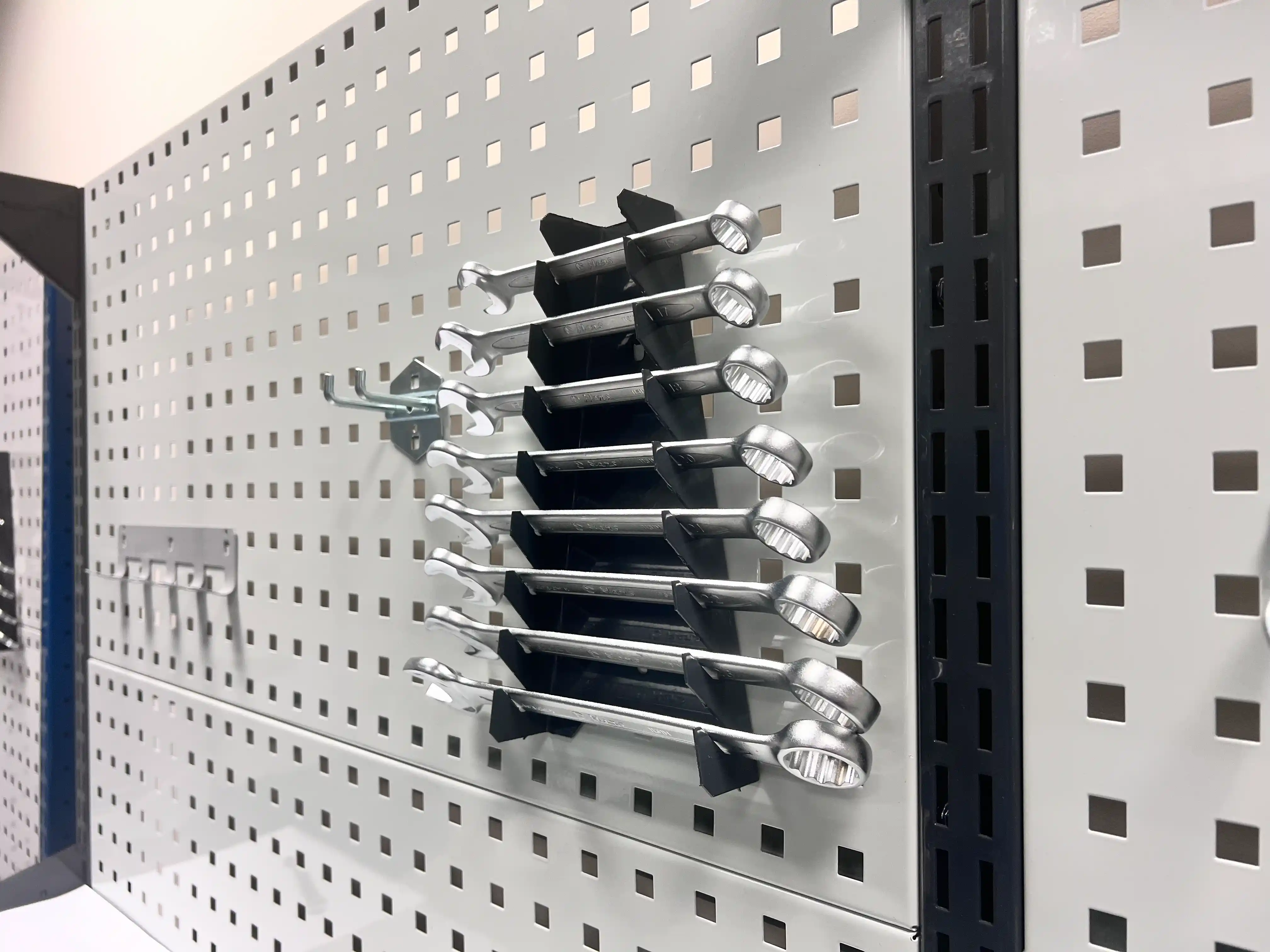 CTR 1602.L14.5-2F Верстак слесарный 2165x1593x743 мм