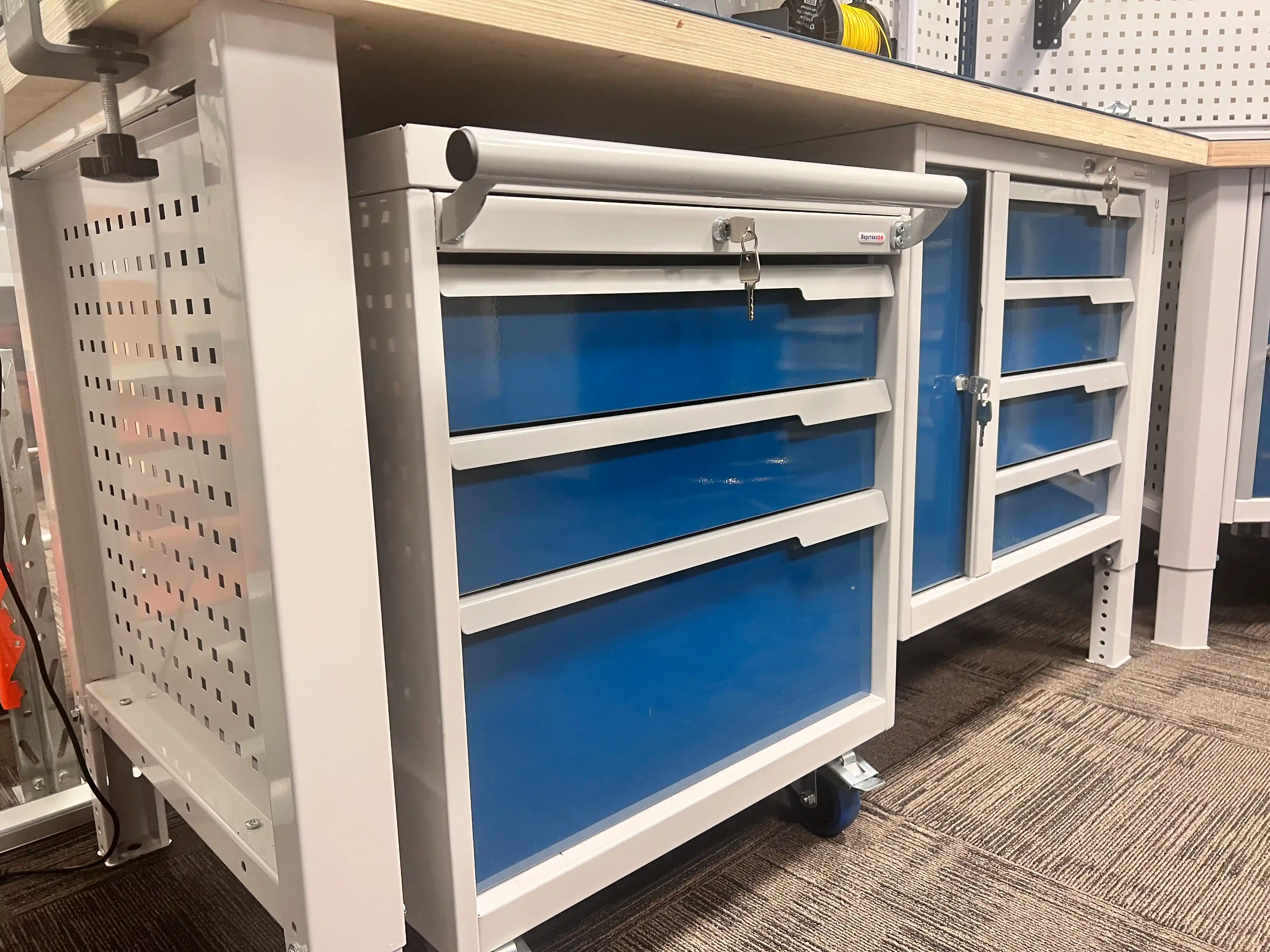 CTR 1602.L14.5-2F Верстак слесарный 2165x1593x743 мм