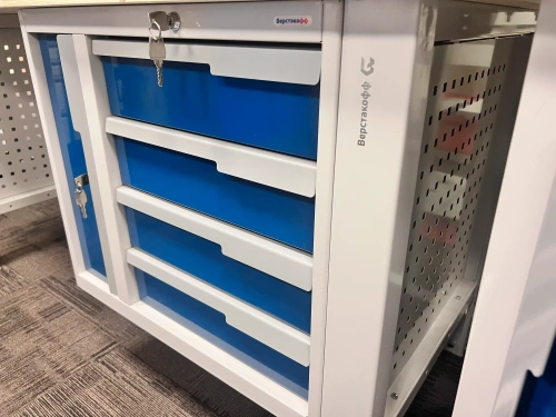 CTR 1402.S7L6.4 Верстак слесарный 1055x1393x743 мм